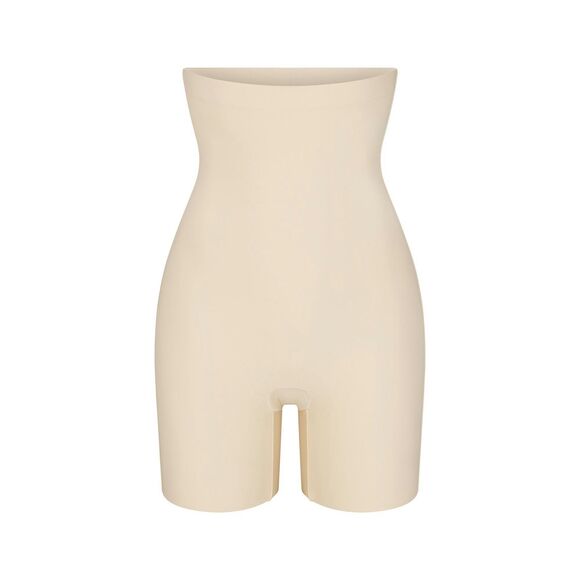 New Skims Seamless Sculpt Mid Thigh Short Size Small Sand - Picture 1 of 9